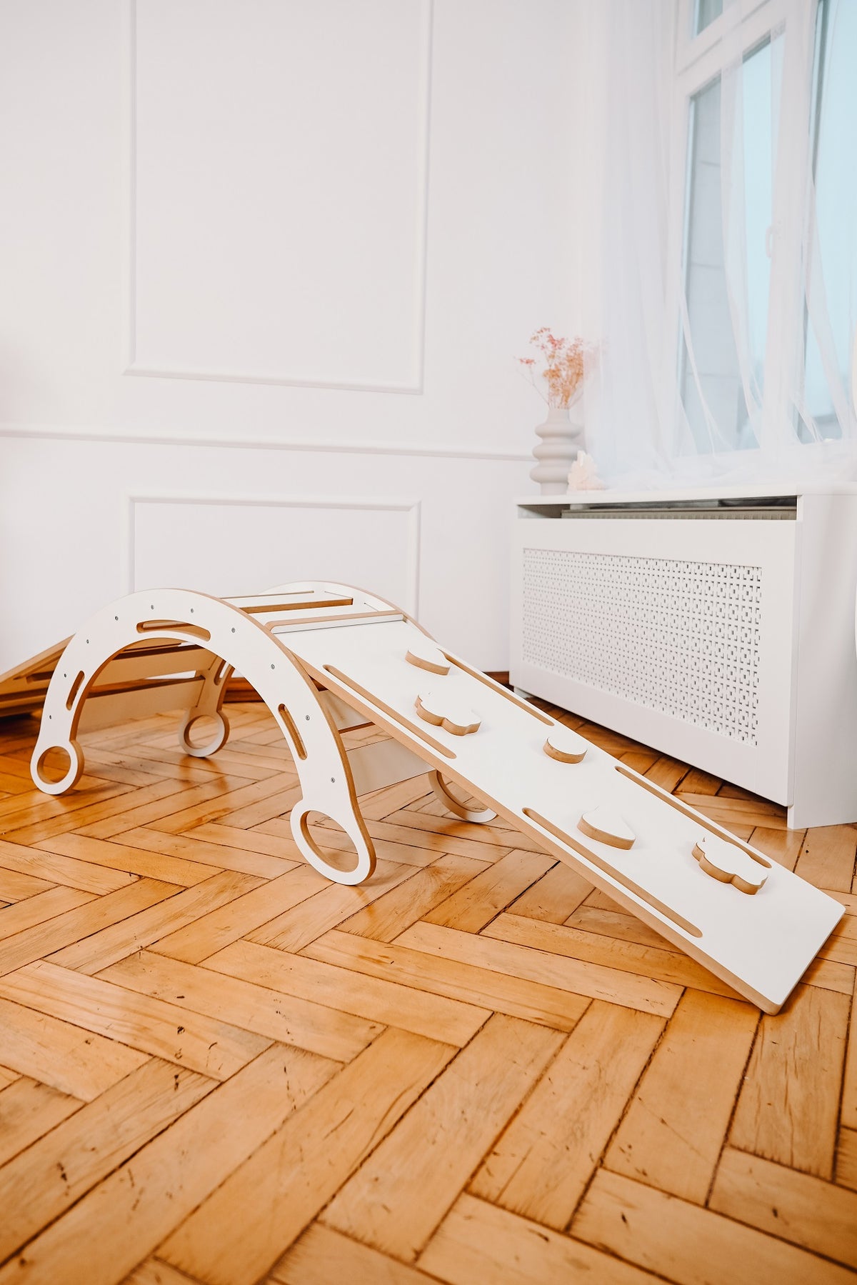 Dřevěné Montessori houpadlo L se skluzavkou/lezeckou rampou