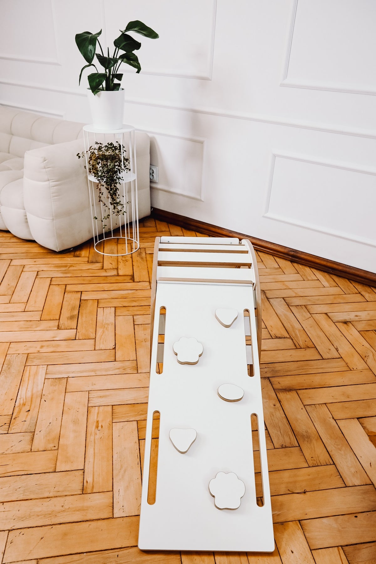 Dřevěné Montessori houpadlo L se skluzavkou/lezeckou rampou