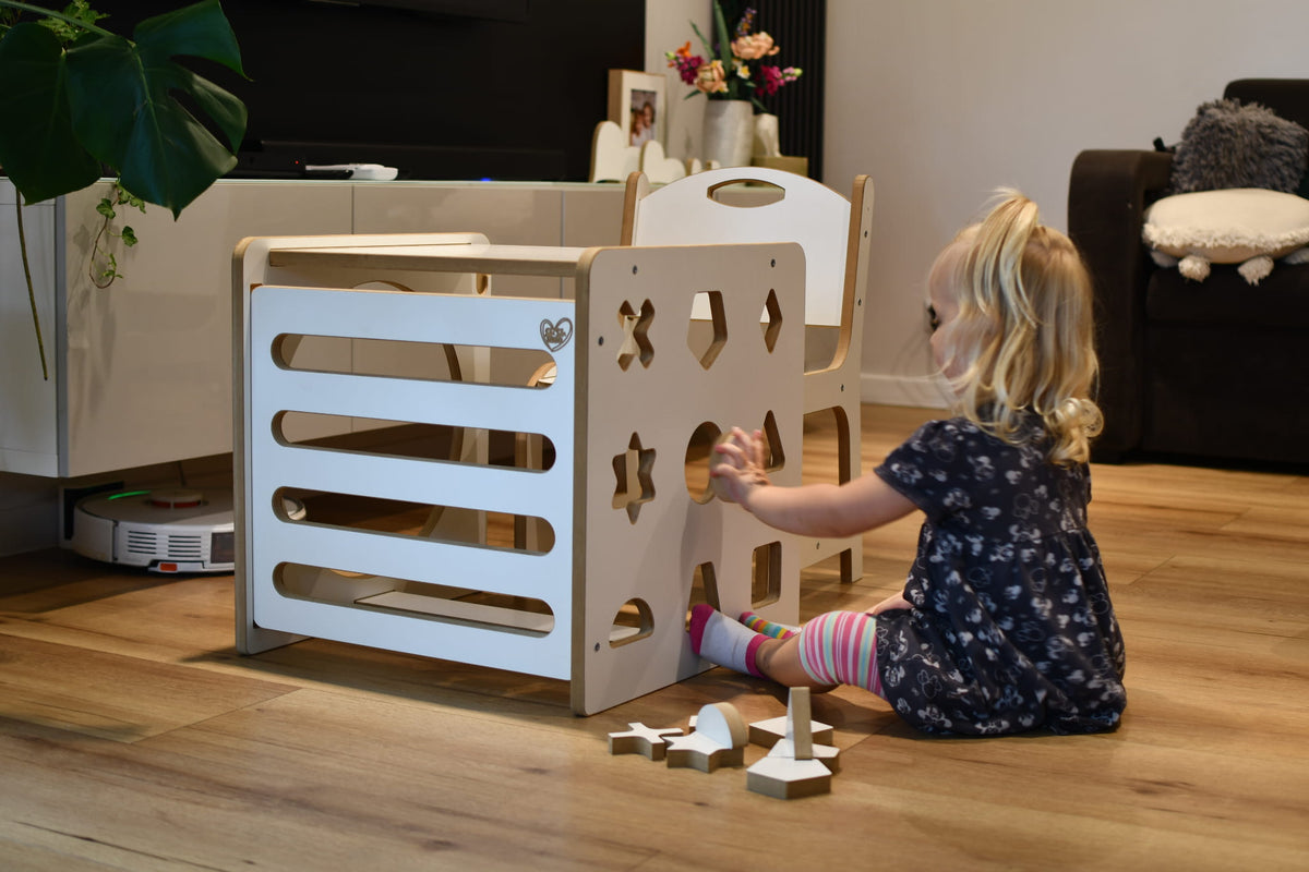 Montessori-Spielwürfel-Set mit Kinderstuhl