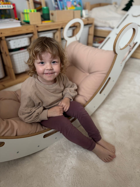 Drevené Montessori húpadlo XL s vankúšom a šmykľavkou/lezeckou rampou