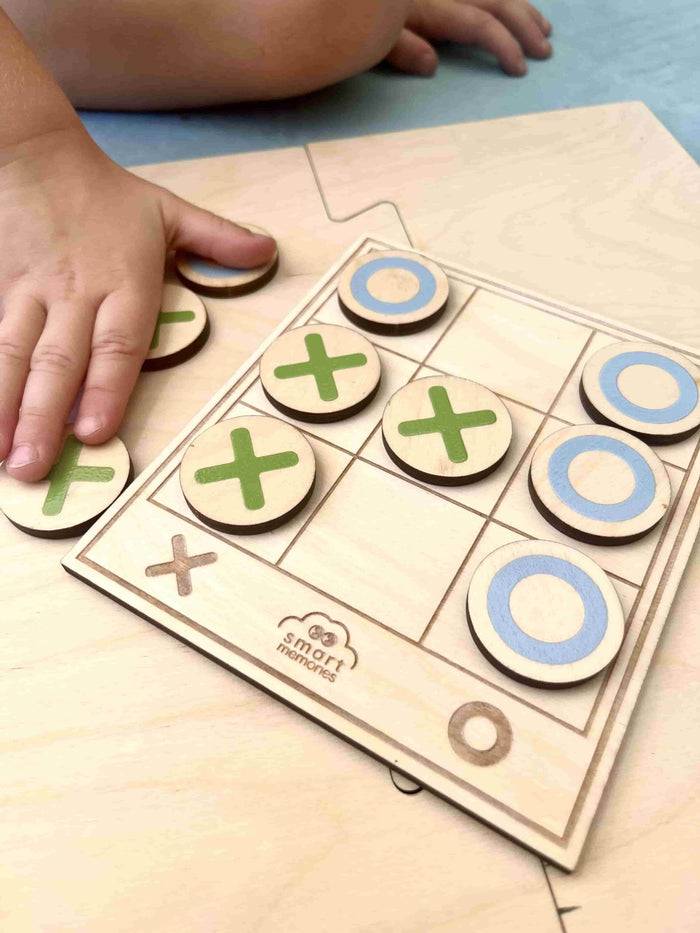 Wooden tic-tac-toe game for children