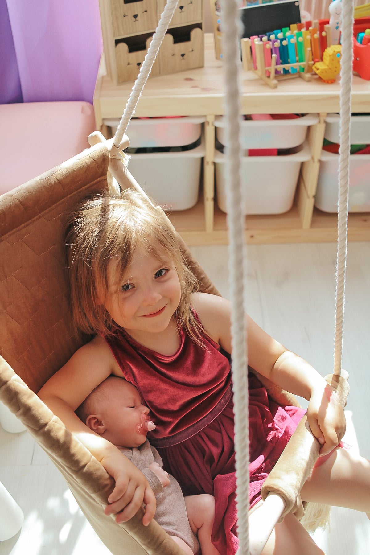 Reclining swing — velvet, camel beige