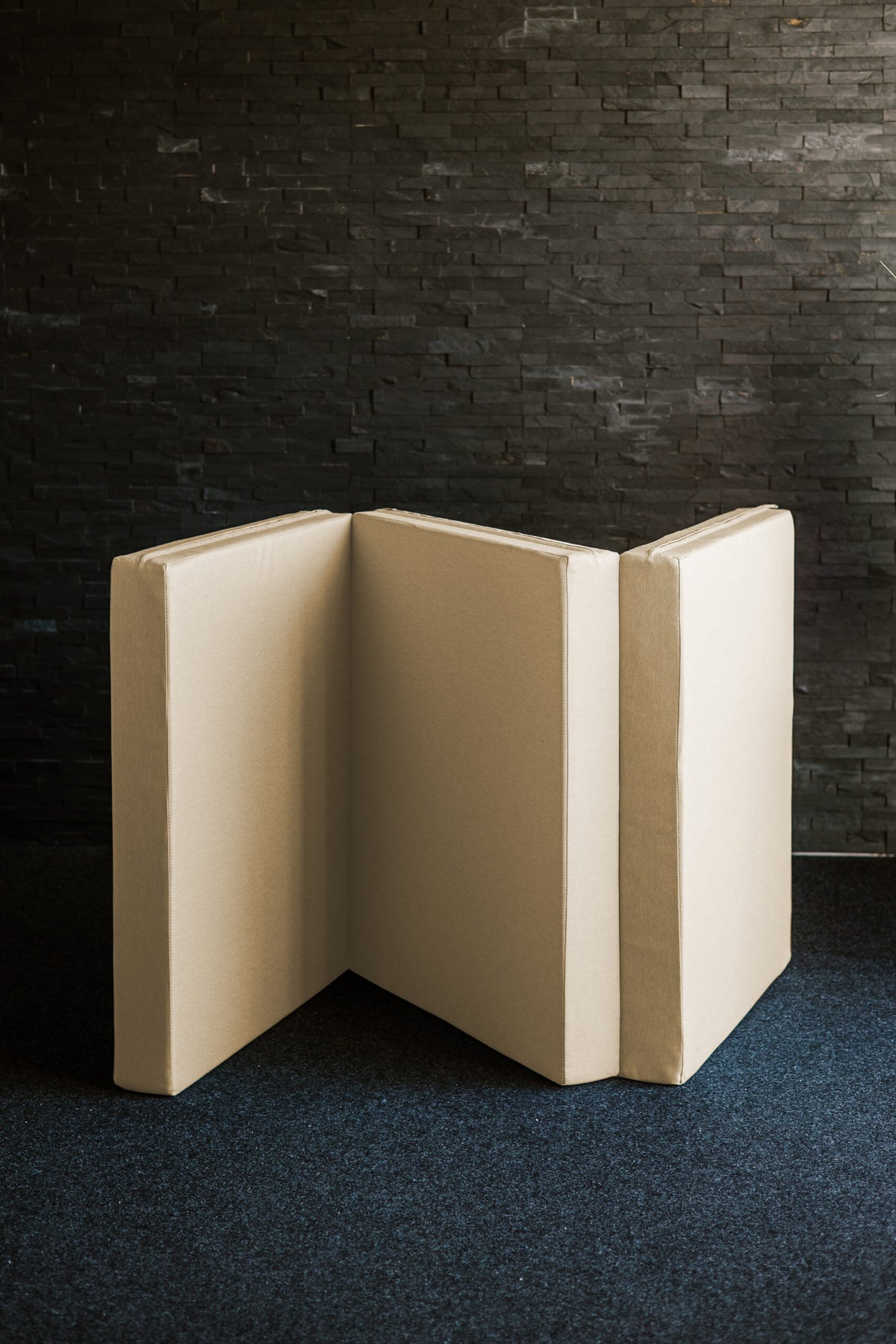 Trojdielny skladací cestovný matrac — veľký