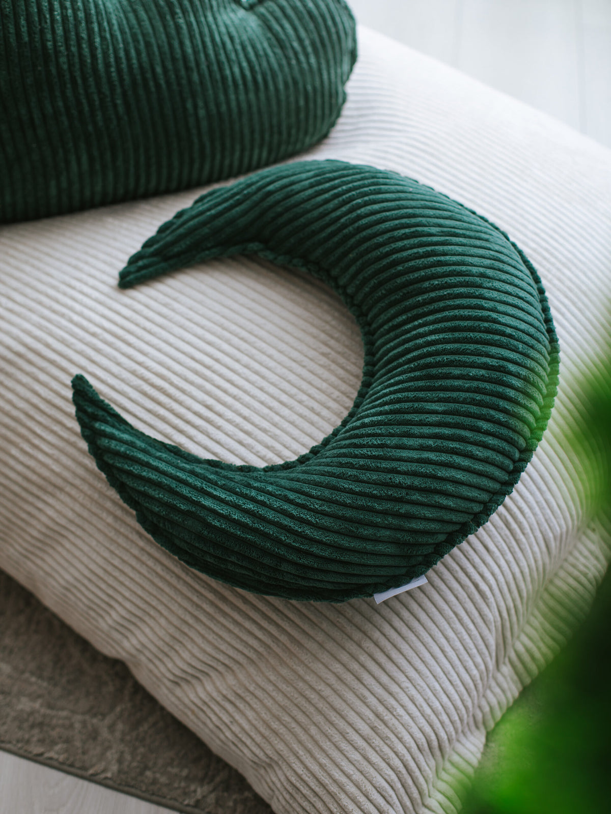 Kinderkissen aus Cord — Mond
